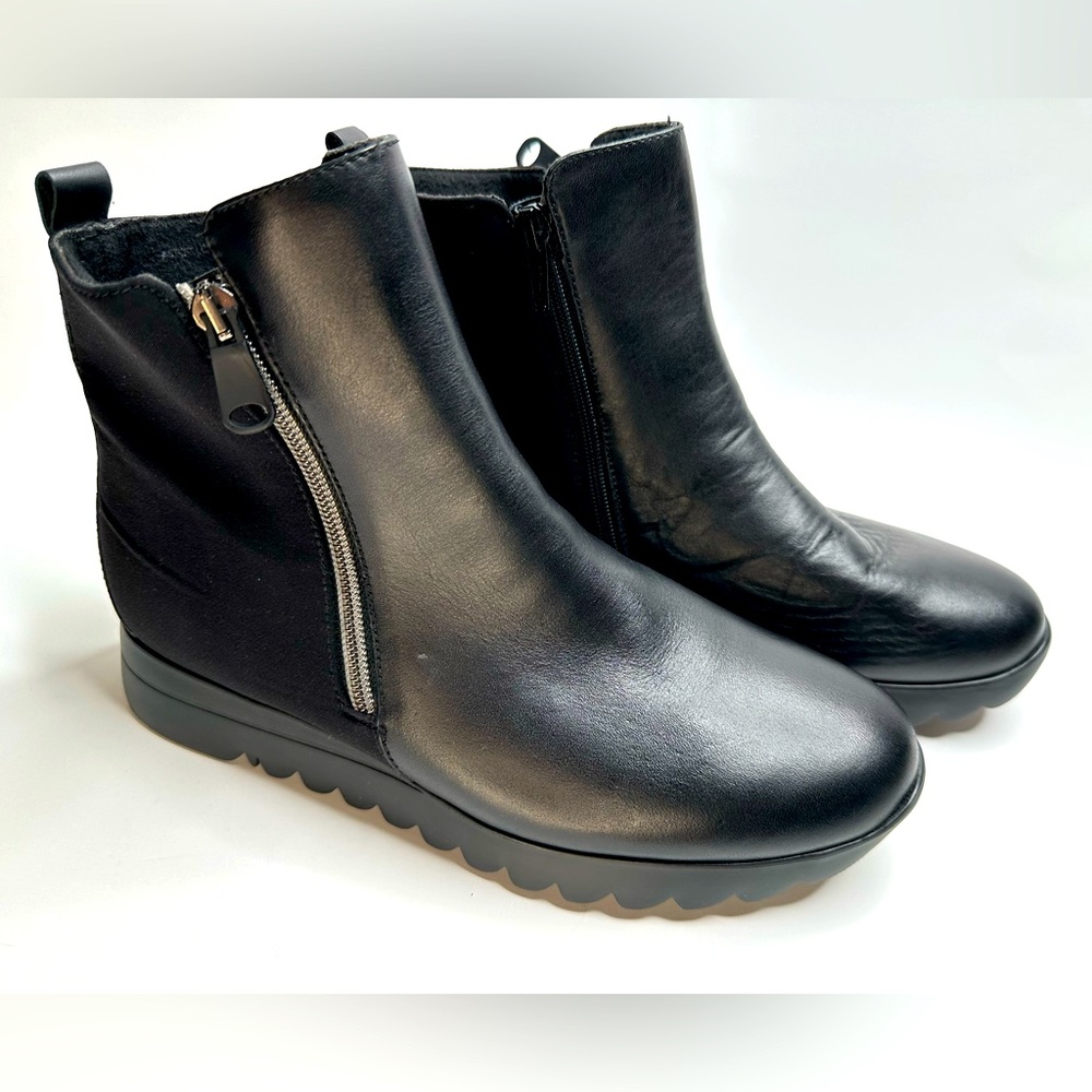 MUNRO Women's Ashcroft Black Leather and Black Fabric Double Zip Boots SZ 7.5